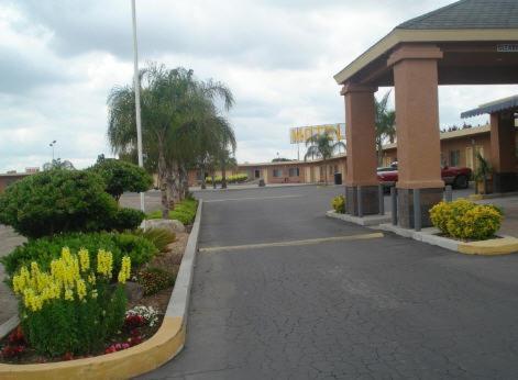 Village Inn Tulare Exterior foto